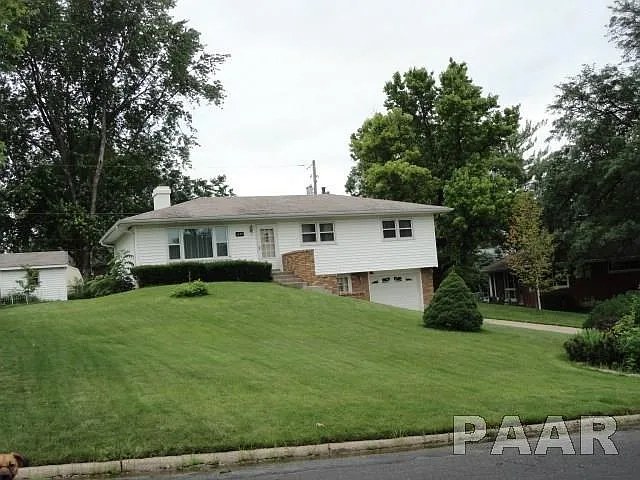 1625 W Latham Ln photo 1