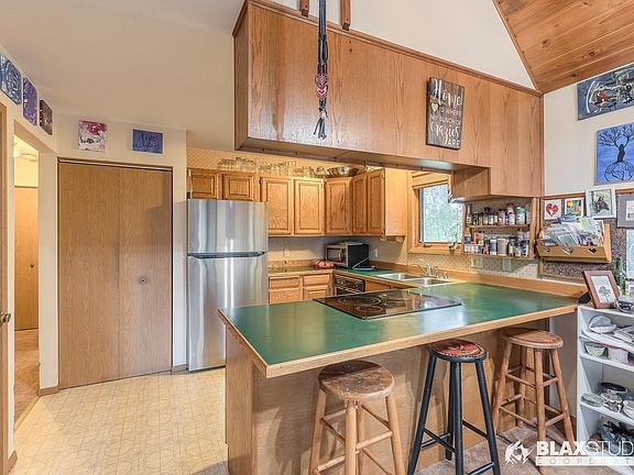3rd image of 386 Crestmont Dr