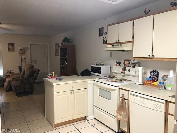 4th image of 3417 SW Santa Barbara Pl APT 115
