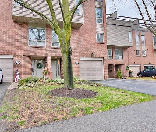 2nd image of 1250 Marlborough Ct #30