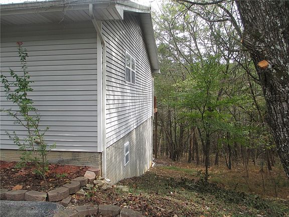 5th image of 48 Hickory Ln