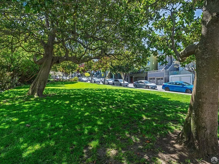 135 Scott St — Photo 29