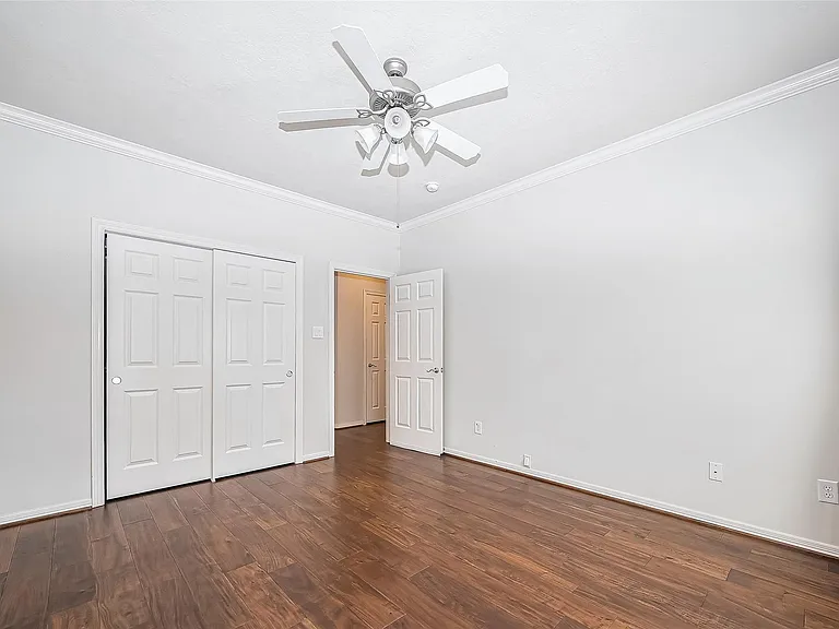 1522 Olive Park — Photo 19