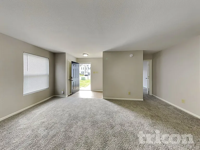 8039 Retreat Ln — Photo 5