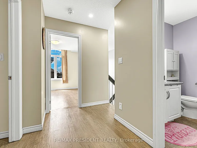 573 Forman Ave — Photo 7