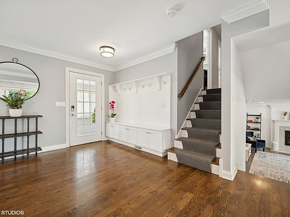 3rd image of 1041 Tamarack Ln