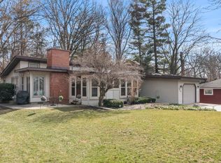 8965 Lake Park Dr, Genoa City, WI 53128