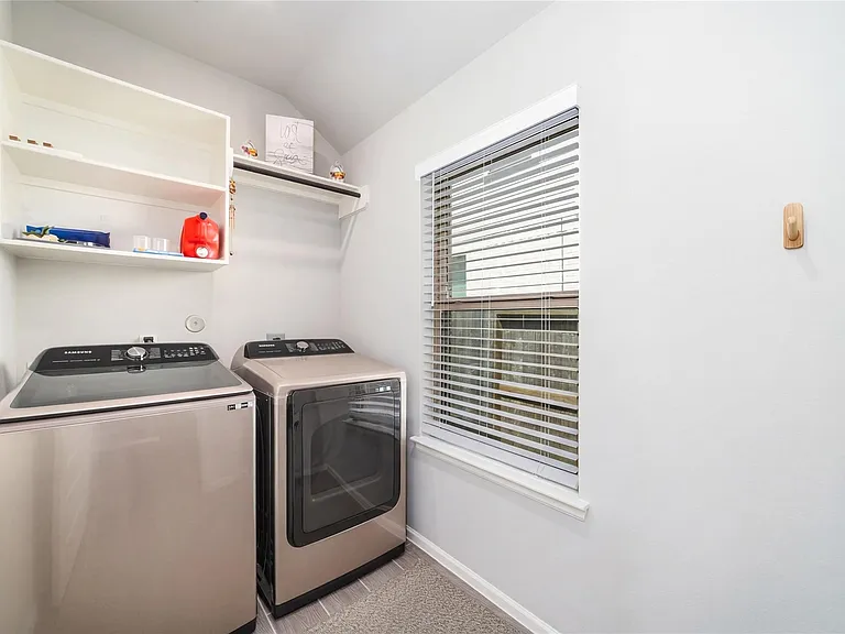 10443 Cecilia Star Ln — Photo 23