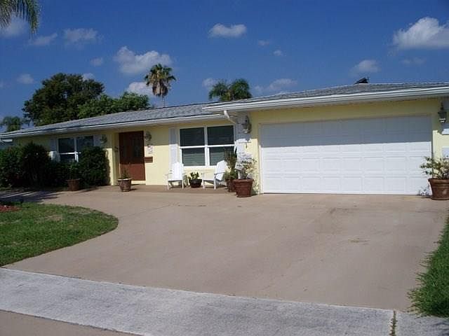 1st image of 2984 SE Santa Anita St