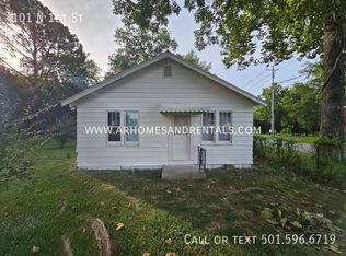 101 N 1st St, Austin, AR 72007