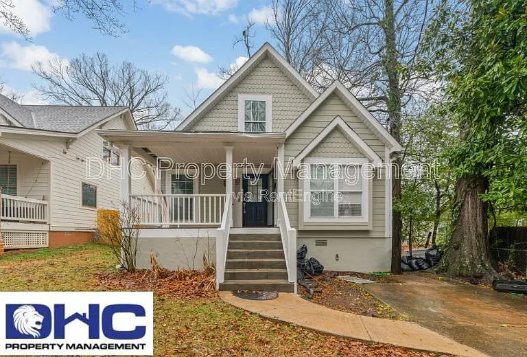 1352 Elizabeth Ln — Photo 1