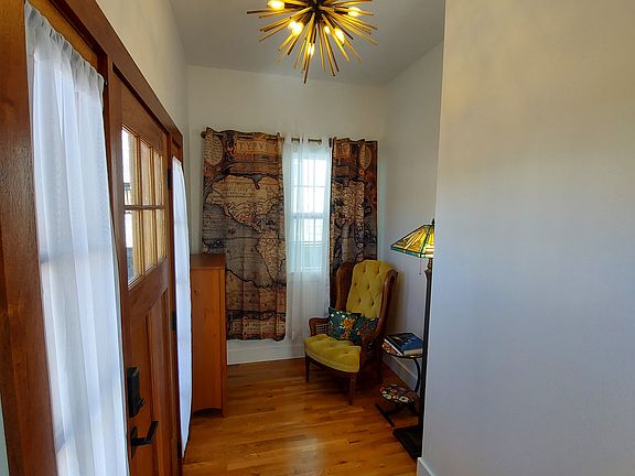5th image of 930 Brooklyn St
