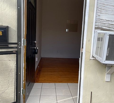 2nd image of 3123 Alma St #B