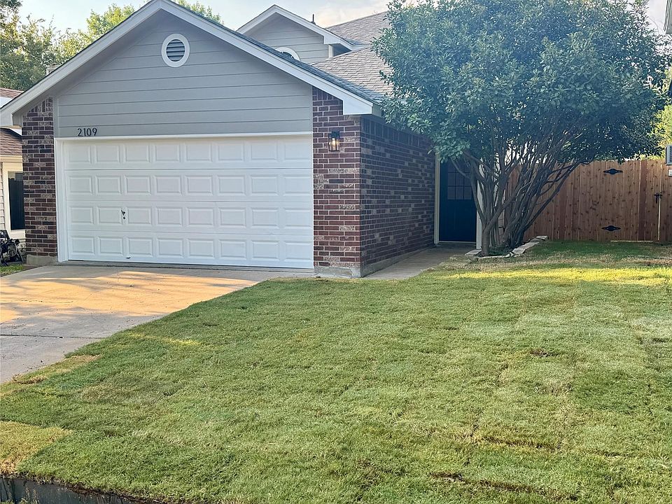 1st image of 2109 Redwing Way