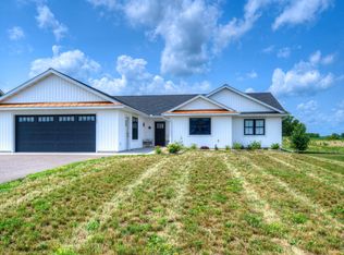 1103 Susan Ln, Roberts, WI 54023
