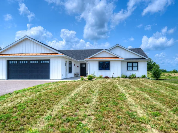 1103 Susan Ln, Roberts, WI 54023