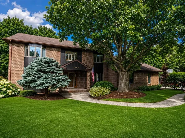 1565 Primrose Ln, Essexville, MI 48732