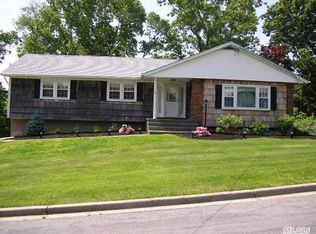 15 High Ridge Rd, Plainview, NY 11803