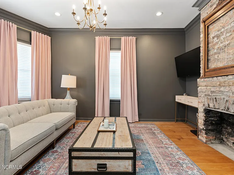 305 Harnett St — Photo 11