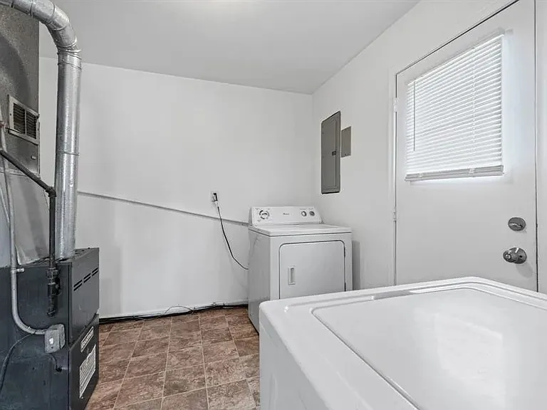 19861 Vermander Ave — Photo 15