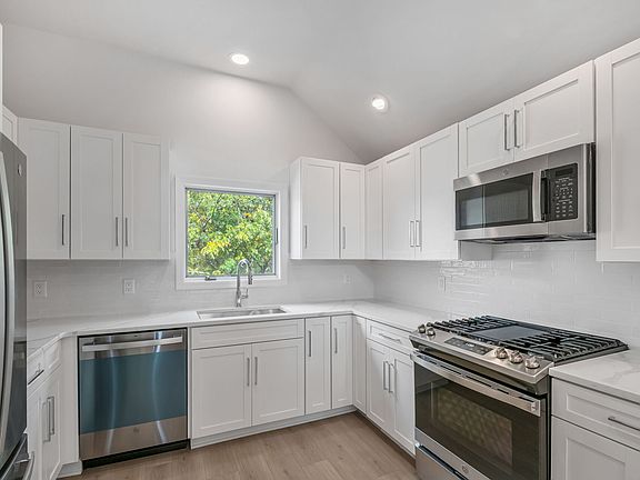 2nd image of 71 Irvington St #2