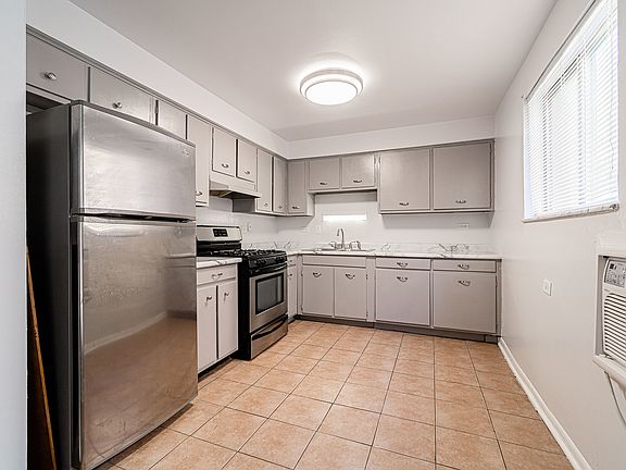 4th image of 12623 S Lincoln St #2