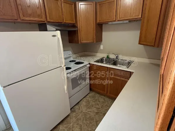 823 N 2nd St #1, Seward, NE 68434