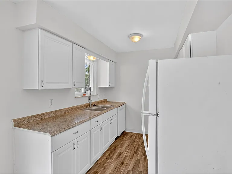 3502 Ridgecliffe Dr — Photo 2