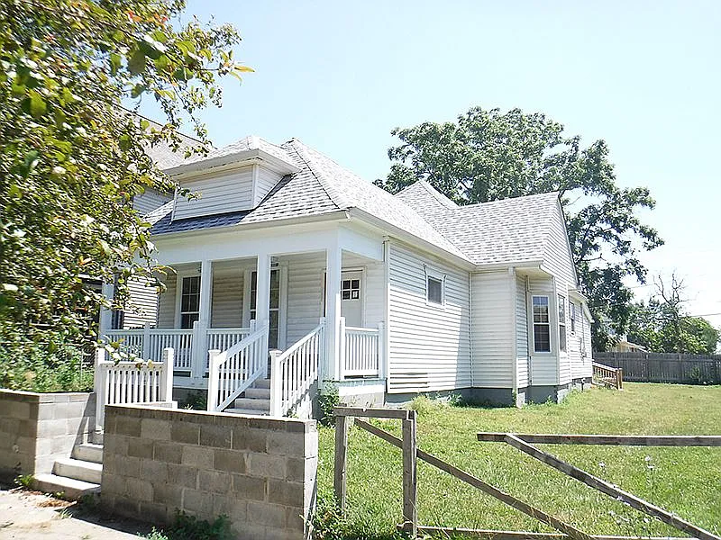931 Villa Ave photo 1