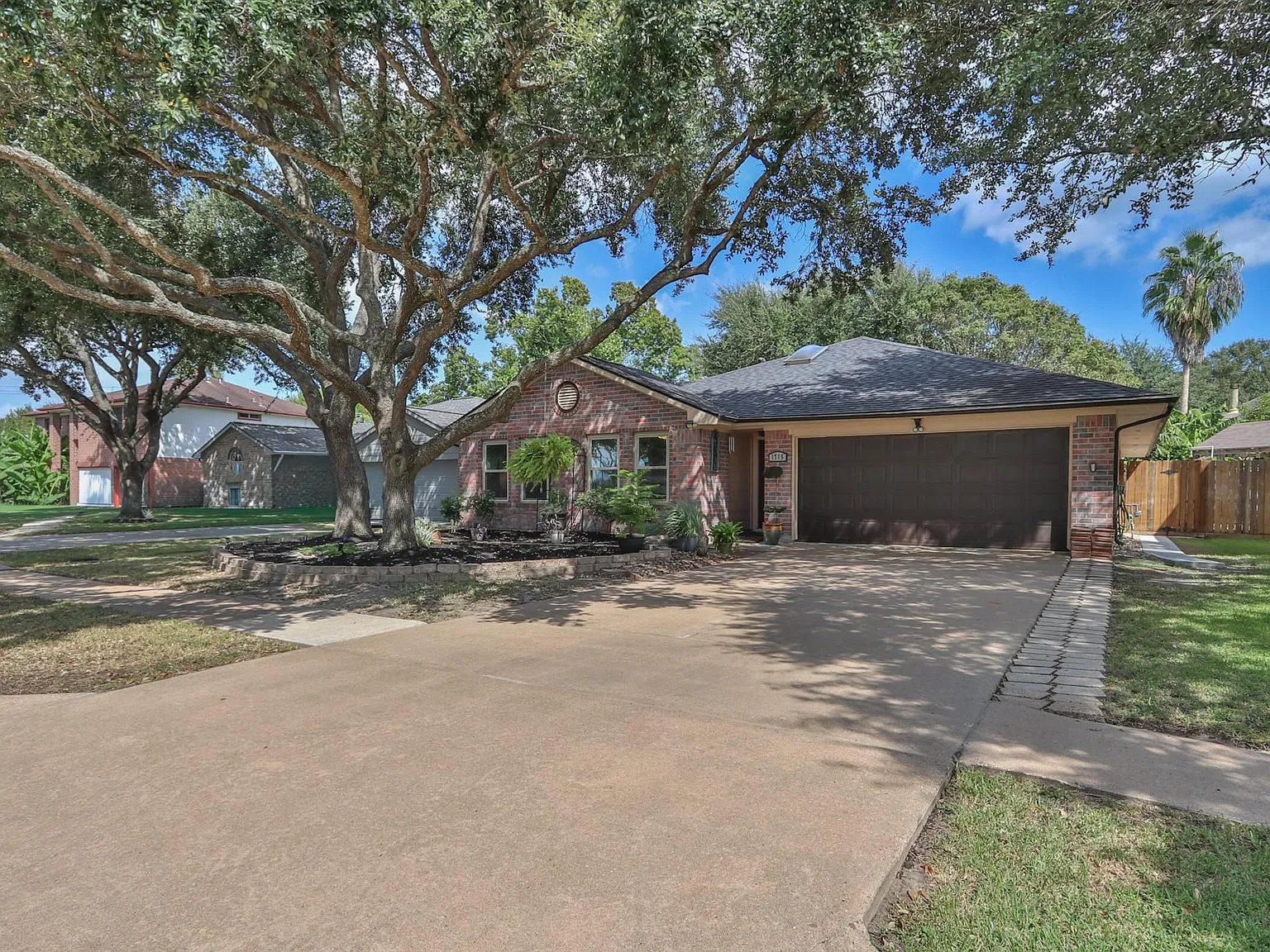 3 bed, 2.0 bath, 1818 sqft, $3,500 — Photo 1