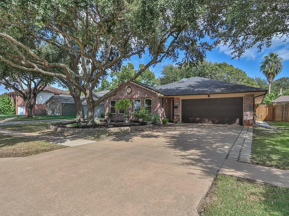 1715 Oak Meadow Dr