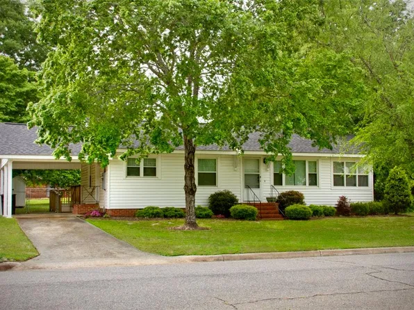 102 Legion Dr, Waynesboro, GA 30830