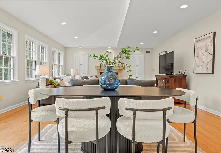 33 Exeter Rd — Photo 14
