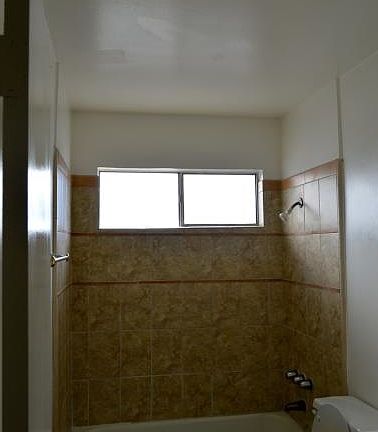 4th image of 2618 Milton Ave