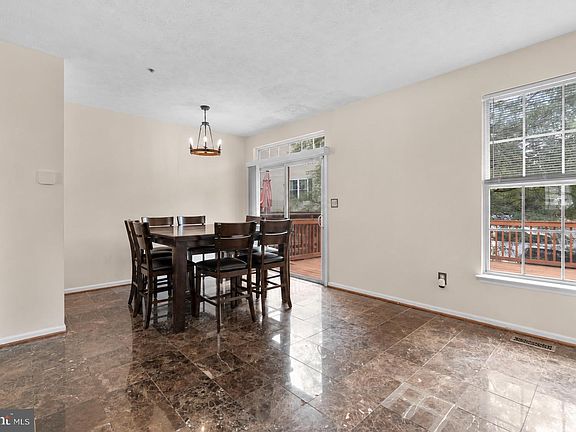 5th image of 1725 Sea Pine Cir