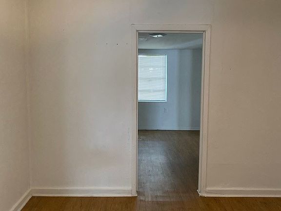 2nd image of 2715 1/2 Marguerite St
