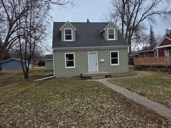 313 11th St S, Benson, MN 56215