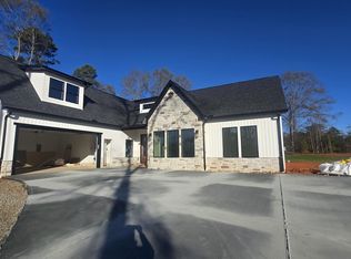 257 Ridge Rd, Wellford, SC 29385
