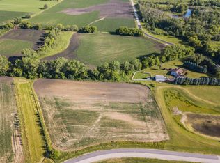 245 Coyote Trl, Burlington, WI 53105