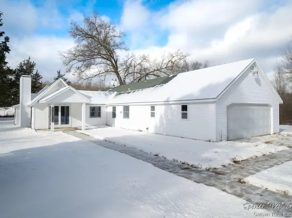 3939 E Evergreen Rd, Stanton, MI 48888