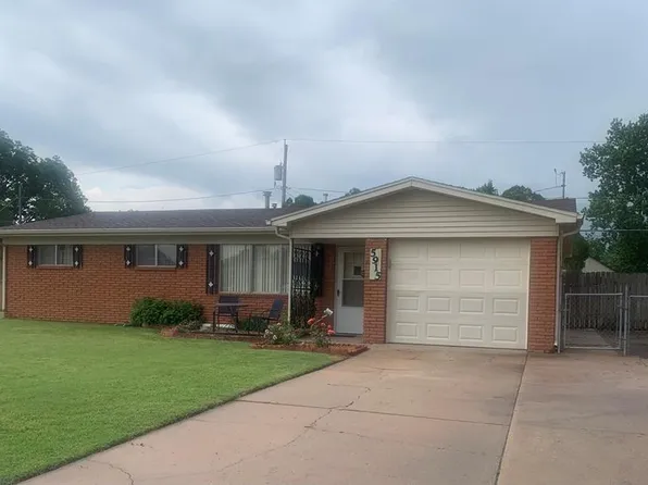 5915 Hemlock Dr, Great Bend, KS 67530