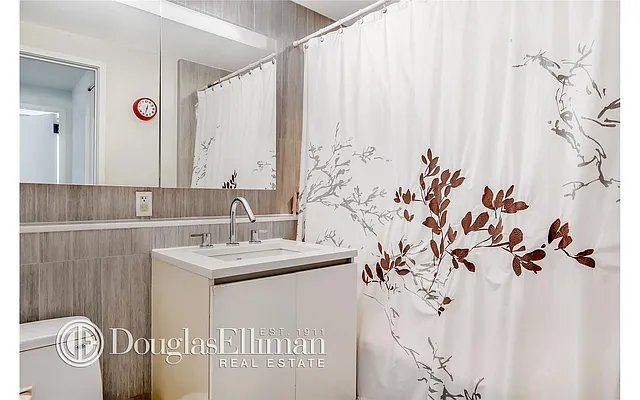 Rented by Douglas Elliman | media 26