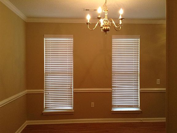 2nd image of 10 Hazeltine Ct