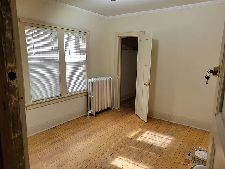 3343 N Oakland Ave — Photo 9