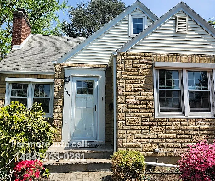 627 Chelsea Ln — Photo 2