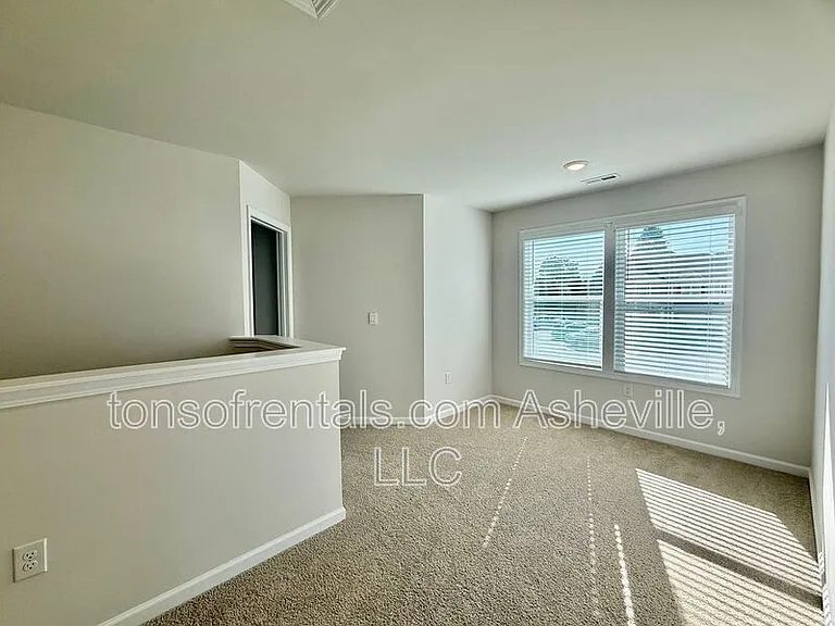 216 Valley Breeze Rd — Photo 14