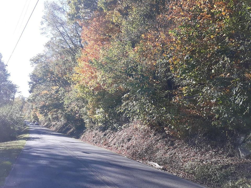 2nd image of Lovely Bluff Rd