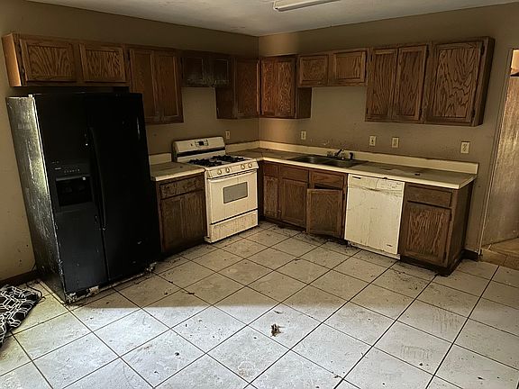 3rd image of 5063 Christopher Ave