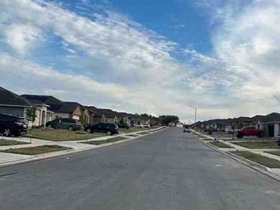 Exterior Neighborhood (street photo)