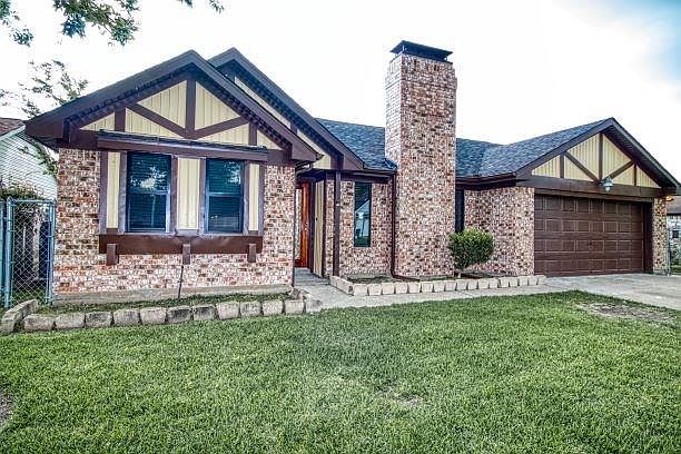 1st image of 3010 Briar Dr